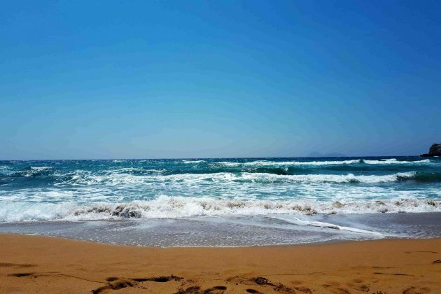 Roter Sand, kristallklares Wasser, einzigartige Landschaft