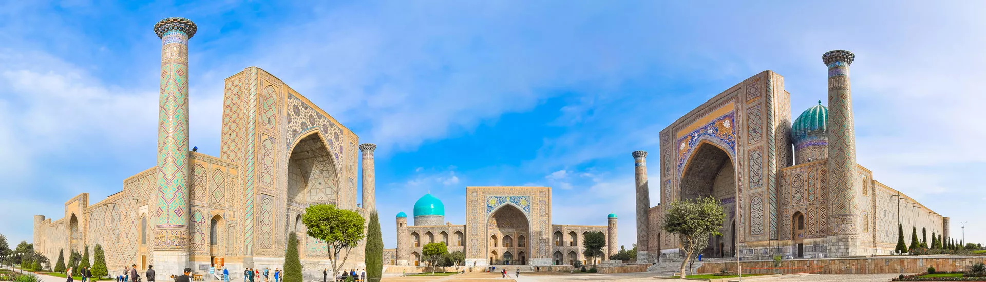 Frontblick auf die Minor Moschee von Taschkent
