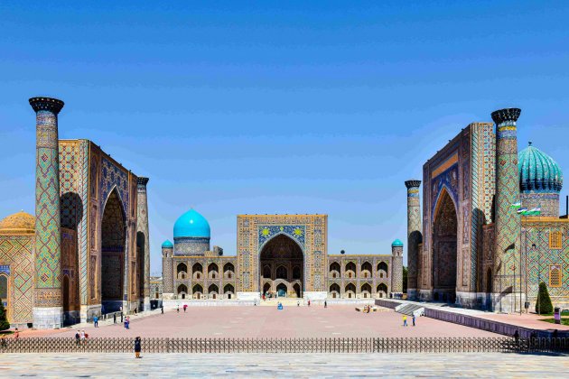 Registan Platz Samarkand, Medrese und Mosaik